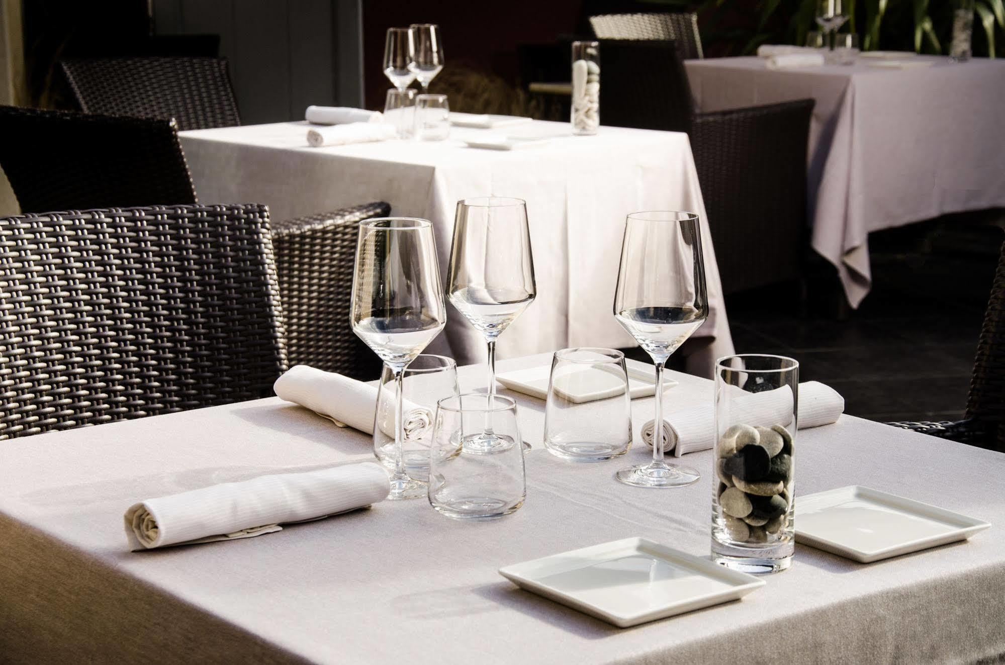 Hotel Restaurant Spa Ivan Vautier Caen Exterior photo